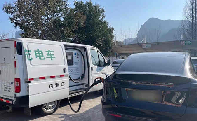 祁连汽车搭电